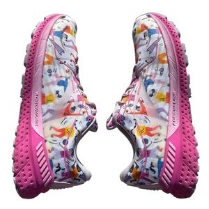 Women's Brooks Adrenaline GTS 21 running shoe size 11 pink girl power print